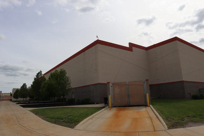 Regal Lansing Mall Stadium 12 & RPX - May 22 2022 Photo (newer photo)